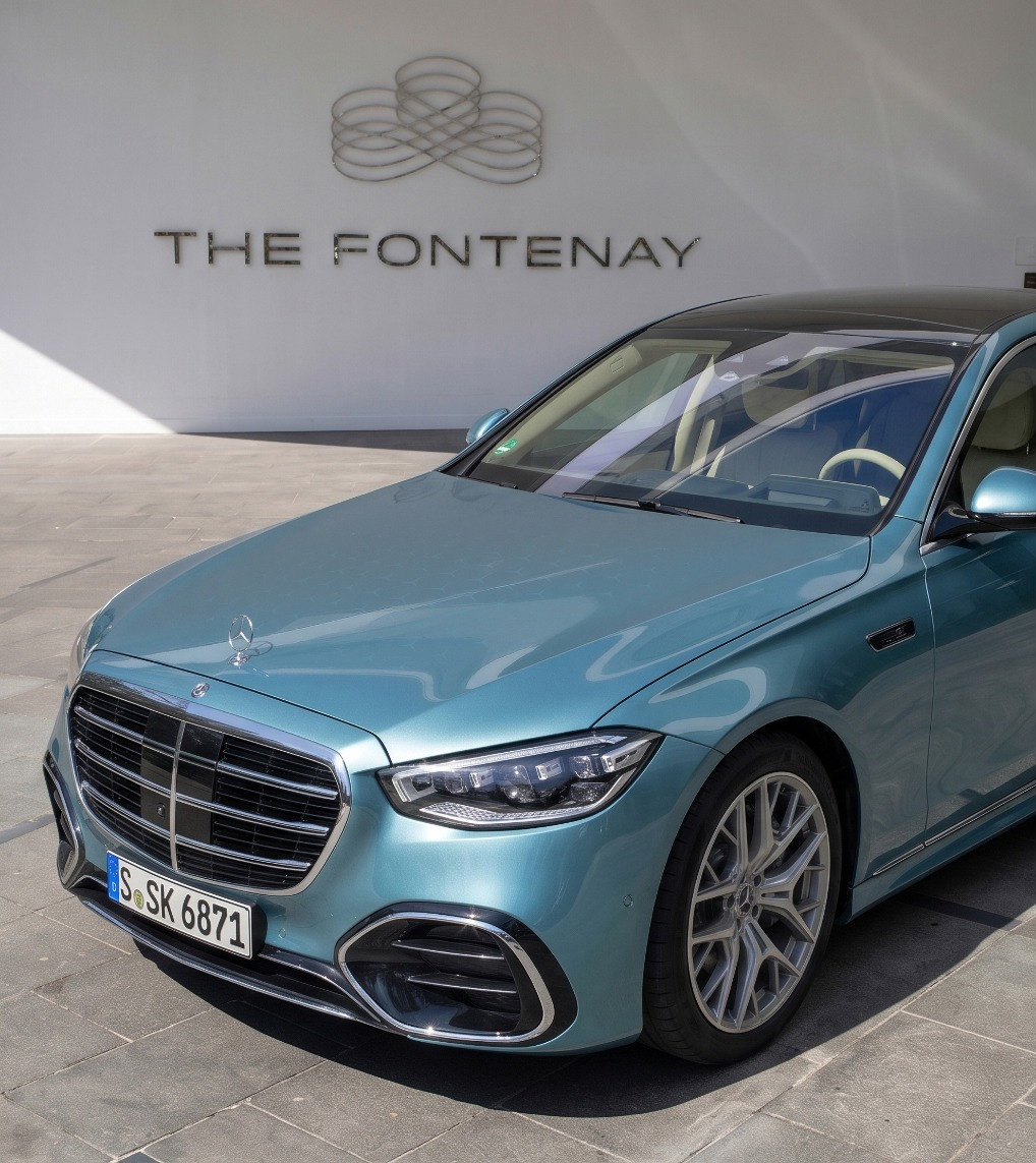 Concept visualisation: S-Class hood with a subtle integrated PV cell pattern